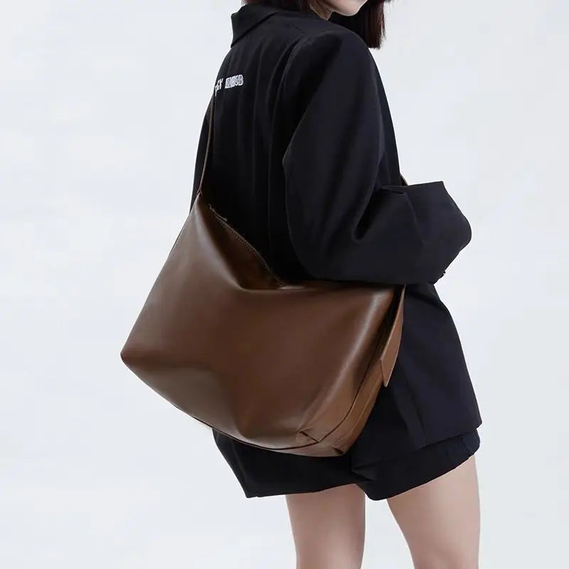Soft Vegan Leather Shoulder Bag – Spacious Slouchy Tote with Inner Compartments